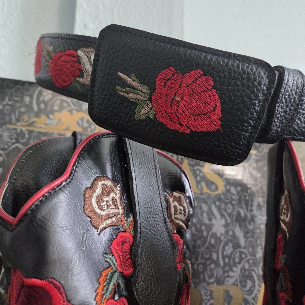 Western Red Rose Embroidered Boots With Matching Belt - Picture 4 of 7